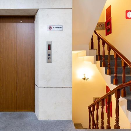 Reddoorz Ura Hotel Hung Phuoc 4 Ho Chi Minh-staden Exteriör bild