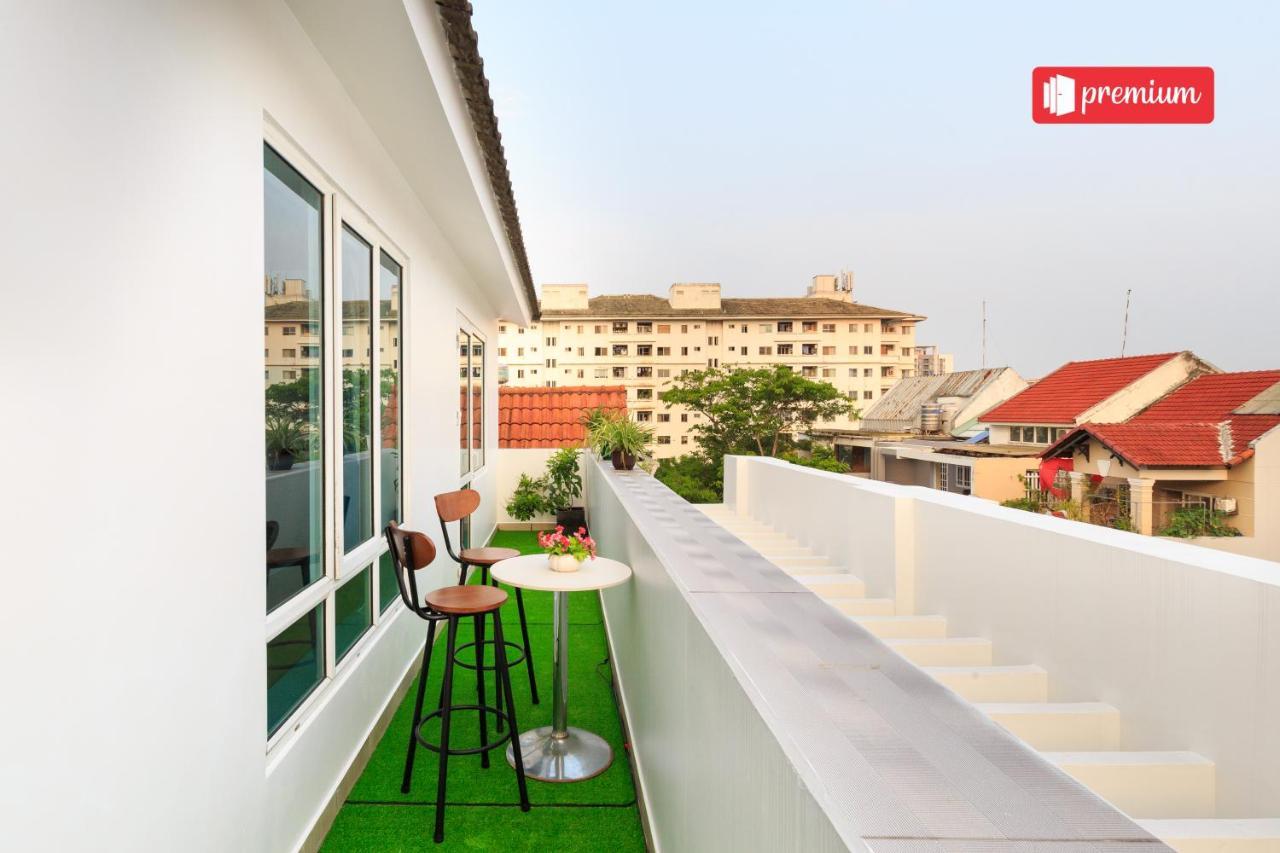 Reddoorz Ura Hotel Hung Phuoc 4 Ho Chi Minh-staden Exteriör bild