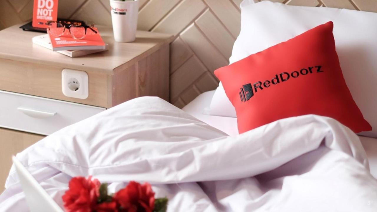 Reddoorz Ura Hotel Hung Phuoc 4 Ho Chi Minh-staden Exteriör bild